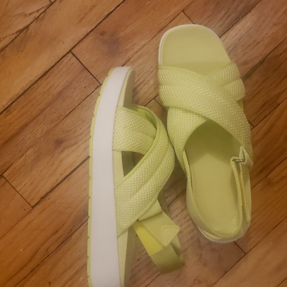 UGG sandals - Picture 7 of 8